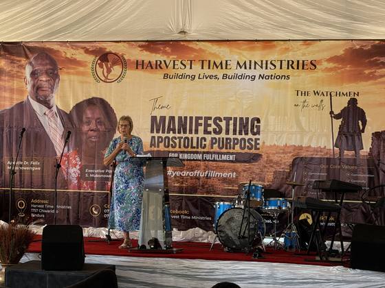 A guest minister addressing the conference