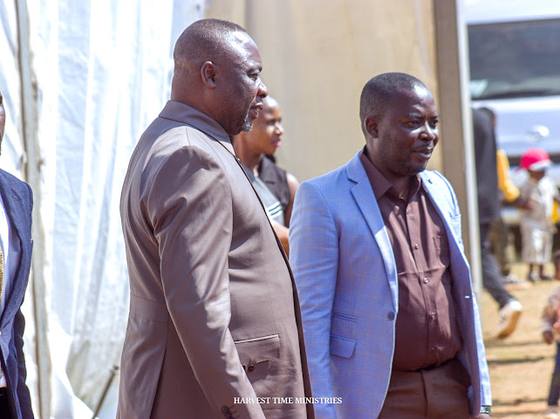 Ministers arriving at the conference tent