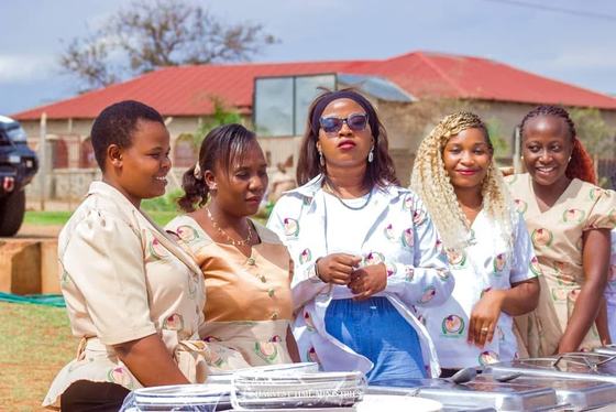 The serving team ready at the buffet